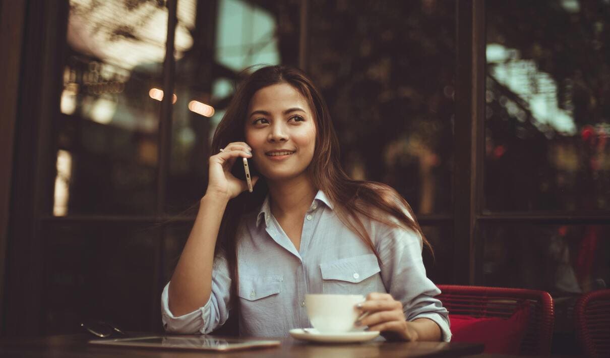 Wanita Sedang Jatuh Cinta